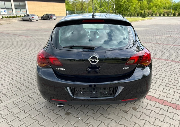 Opel Astra cena 16900 przebieg: 210000, rok produkcji 2009 z Radom małe 232